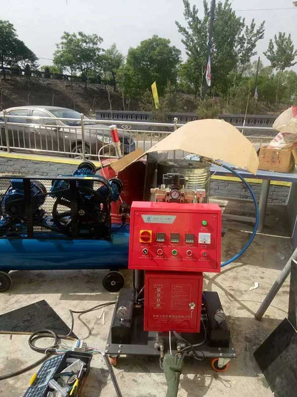 外墻保溫施工防火重要性(圖1) JNJX-III(E)型聚氨酯噴涂設(shè)備