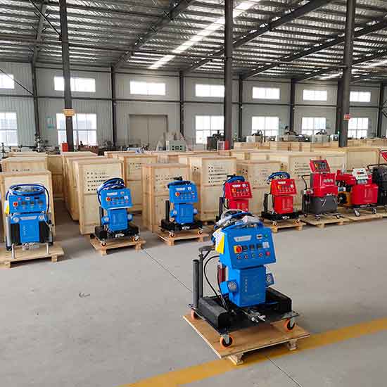 進口聚氨酯發泡機施工方法(圖1) JNJX-Q2600進口聚氨酯發泡機