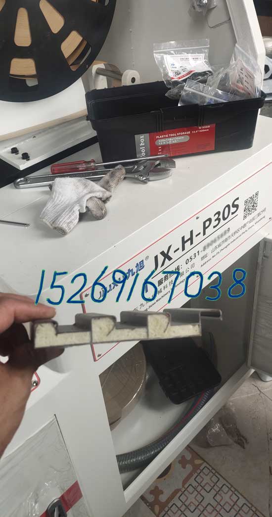 JX-H-P30S鋁型材隔熱穿條機(圖5) 長城板空腔發泡聚氨酯案例