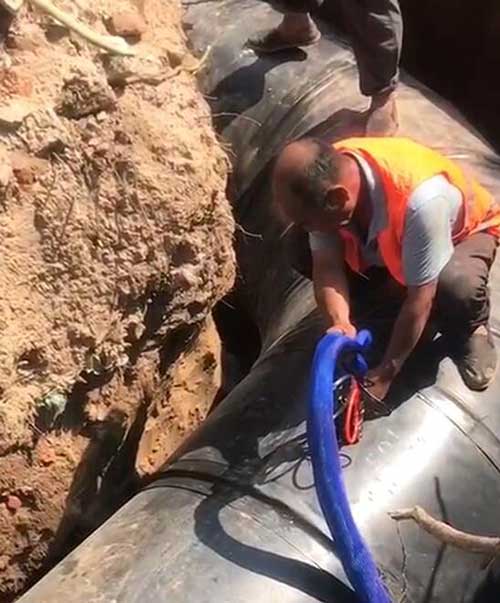 聚氨酯高壓發泡機管道補口機(圖2) 聚氨酯高壓發泡機管道補口案例