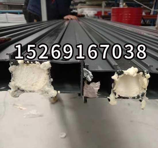 斷橋鋁門窗內部填充物 聚氨酯泡沫(圖6) 聚氨酯泡沫斷橋鋁門窗內部填充物