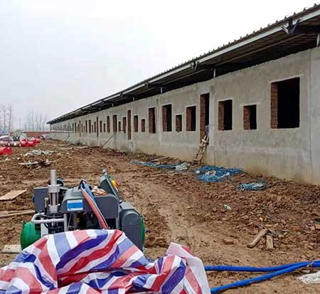 養殖場頂棚聚氨酯發泡(圖3) 養殖場頂棚聚氨酯發泡保溫案例